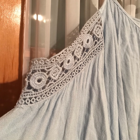 Lulu’s Top - Picture 3 of 6